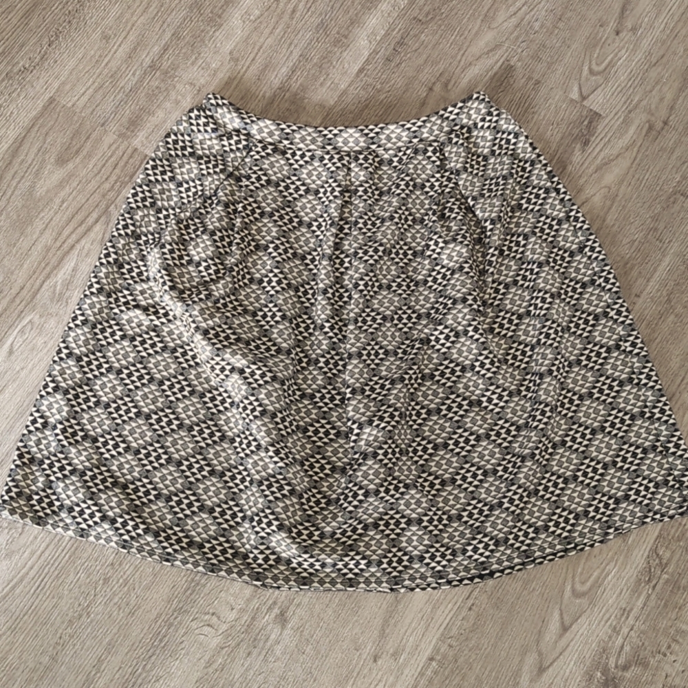 Cute, thick A-line skirt Cream and Black size XL